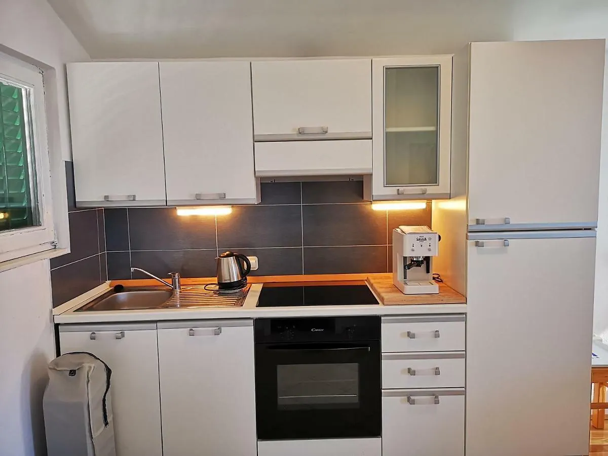 Apartment Apartmani Labud Sukosan