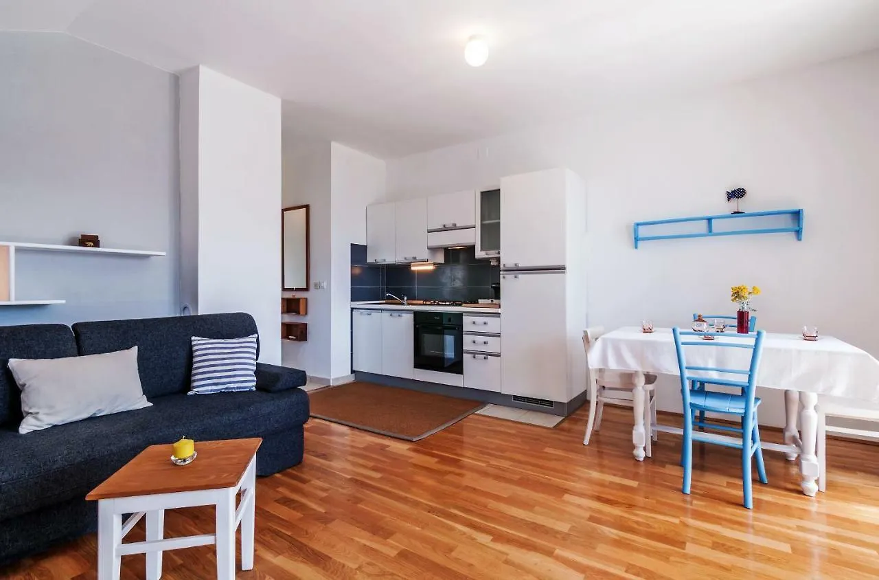 Apartmani Labud Sukošan