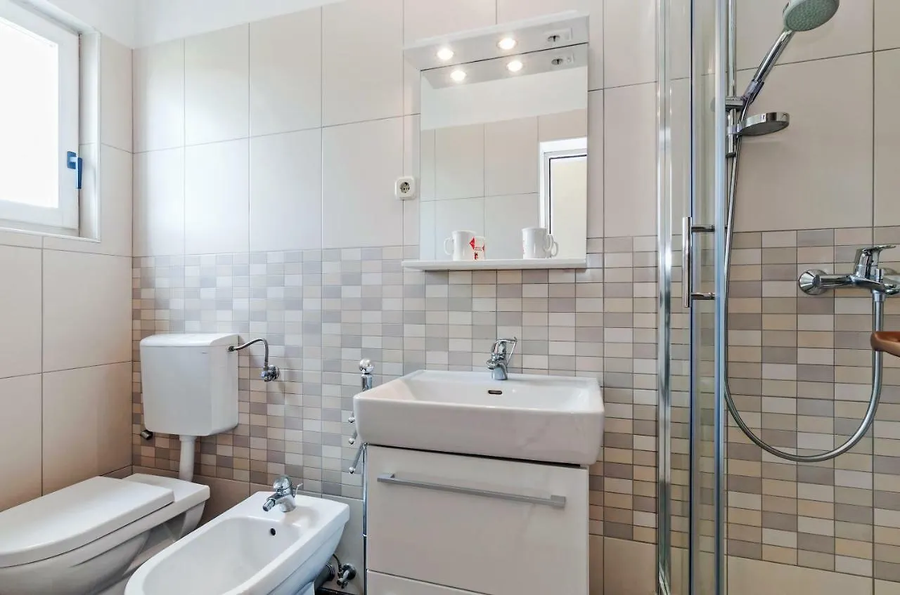 Apartment Apartmani Labud Sukosan