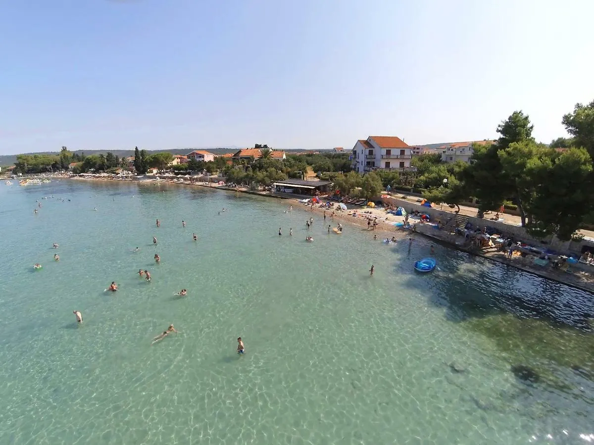 Apartment Apartmani Labud Sukošan Kroatien